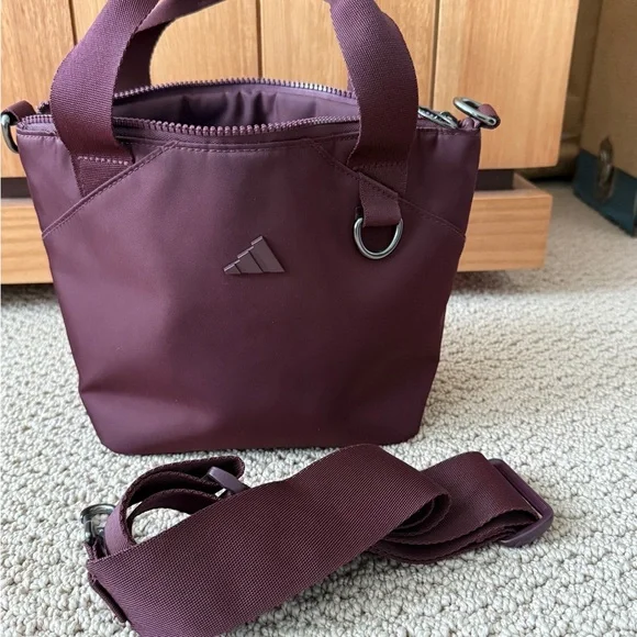 Adidas Burgundy Purple Women's Tote Gym Bag Crossbody - Picture 1 of 4